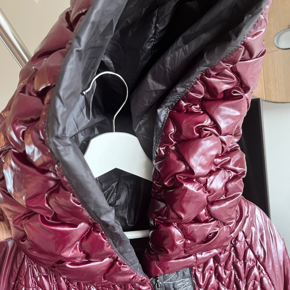Unique designer puffer jacket/coat - Picture 7 of 15
